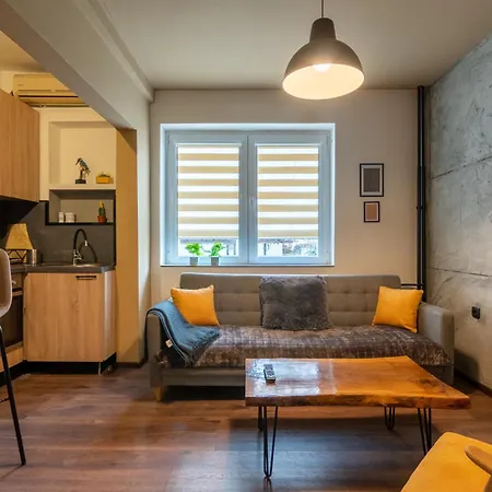 Apartment • Downtown ǀ 2 Bedrooms ǀ Parking • *